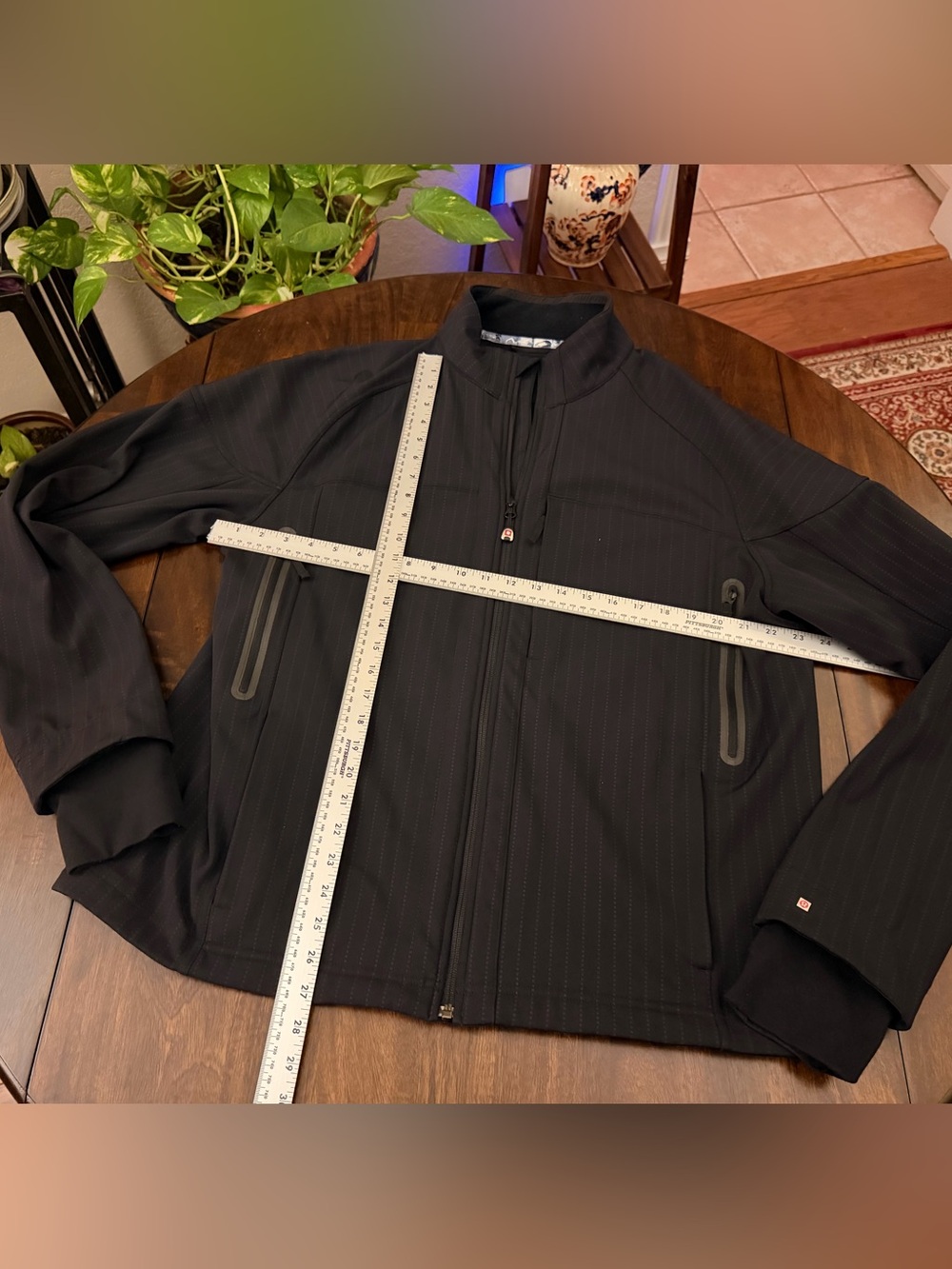 lululemon athletica Men's Black Lightweight Zip Jacket